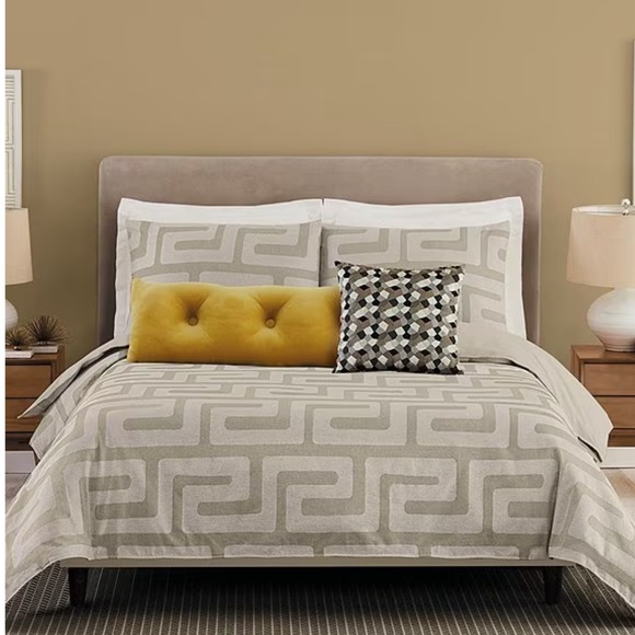 Kravet Tensho Jacquard Duvet Mini Set.
